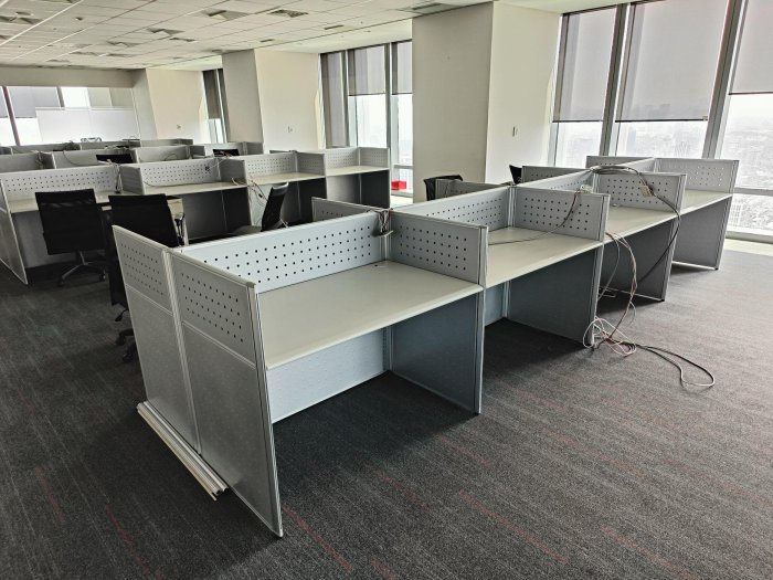 桃園國際二手貨中心-------鋁製 新式薄屏 120公分8人對坐 屏風設備 屏風辦公桌