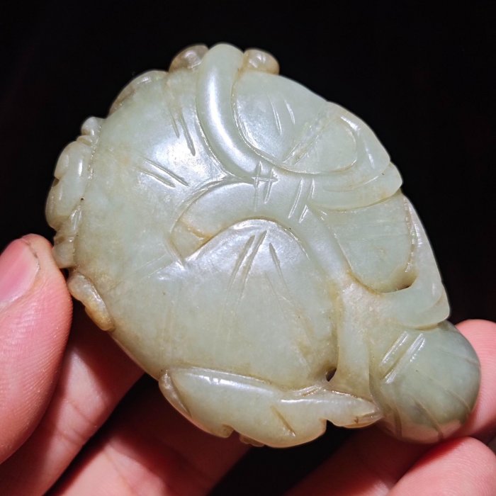 嚴選古玉老物件和田青玉筆洗，包和闐玉製成，尺寸精巧直徑6.2×4.3公分
