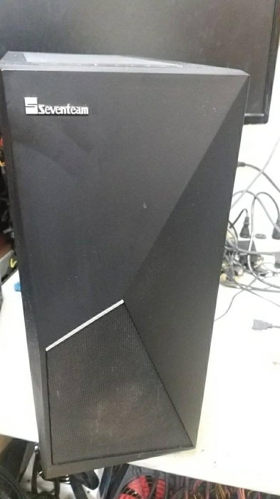 【玉昇電腦】 七盟 Seventeam 二手 黑透側電腦機殼