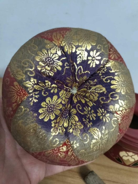 嚴選日本古銅磬，尺寸4.5x10.5cm，質感斑駄迷人。適合收藏家與喜愛古董