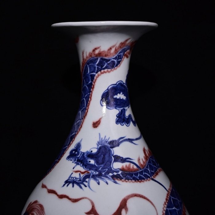 元白滸孤窯款青花釉里紅龍紋玉壺春瓶，高45×27厘米??5007105禦窯