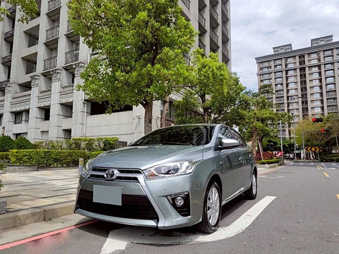【SUM祺鉅汽車 琪琪嚴選】2017年 YARIS 1.5L  灰  經典版