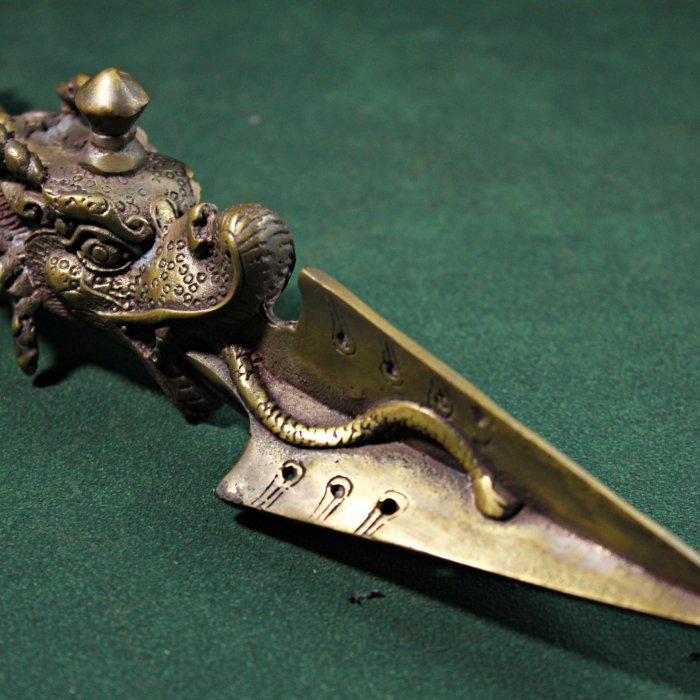 銅製 法器 象鼻金剛降魔杵 招財 辟邪 開運 装飾品 工芸品 置物 桑園の】藏傳法器大型33cm 象鼻財神手工雕金剛杵銅器銅雕把件收藏T