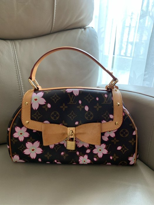 希少】村上隆 さくら刺繍長袖カットソー Takashi Murakami 村上 希少】村上隆 さくら刺繍長袖カットソー Takashi Murakami 村上