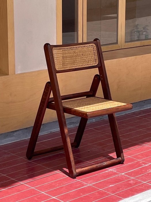 【二手】【中古家具】法國藤面折疊木椅數量2把 狀態: 正常中古使用痕跡，"包漿"色澤質感很好 家居 回流 擺件【金善緣】