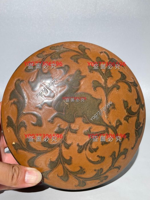 定窯剔刻花纏枝花牡丹蓋盒，器型優美，老窯瓷定窯在北宋早期以后，也曾