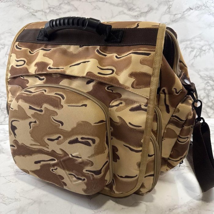 BURTON巴頓隱蔽迷彩2way大型背包