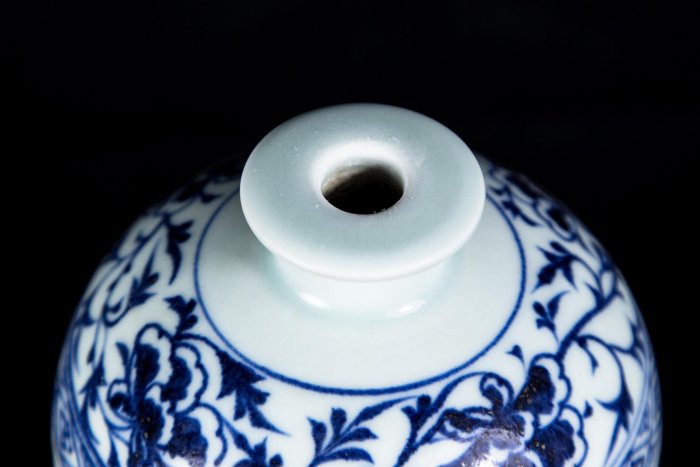 元青花雲竜紋梅瓶 賞物観賞瓶 現代工芸品 陶磁器 装飾品 花瓶 花器 超珍館蔵】元 楽しむ 古陶瓷品 青花 開片 纏枝花卉紋