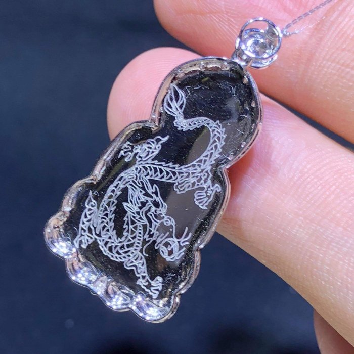 緬甸翡翠a貨足18K金真鑽鑲嵌冰陽綠翡翠觀音菩薩吊墜誠可議價裸石尺寸