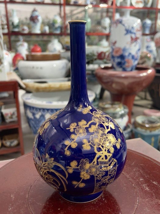 藍釉菊菱紋水盤 [B29523] 景德鎮寶石藍釉霽藍描金膽瓶，純手工繪梅菊紋，釉色深邃如冰，金線流暢