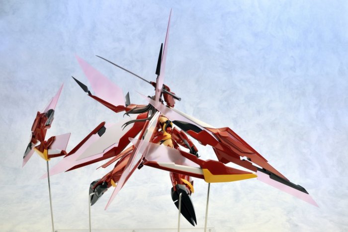 代訂] 日版全新篠之之箒紅椿AMIAMI IS Infinite Stratos 1/8 PVC