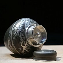 嚴選日本中古茶葉罐，乾茂號錫制松竹梅紋罐，密封性好，錫質優良，修復