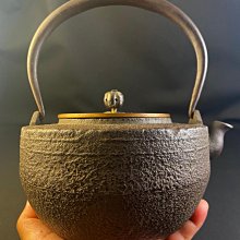 銀摘松下電器昭和２８年生共箱鉄瓶 銀摘松下電器昭和28年生共箱鉄瓶 7-8-38□ 独楽形