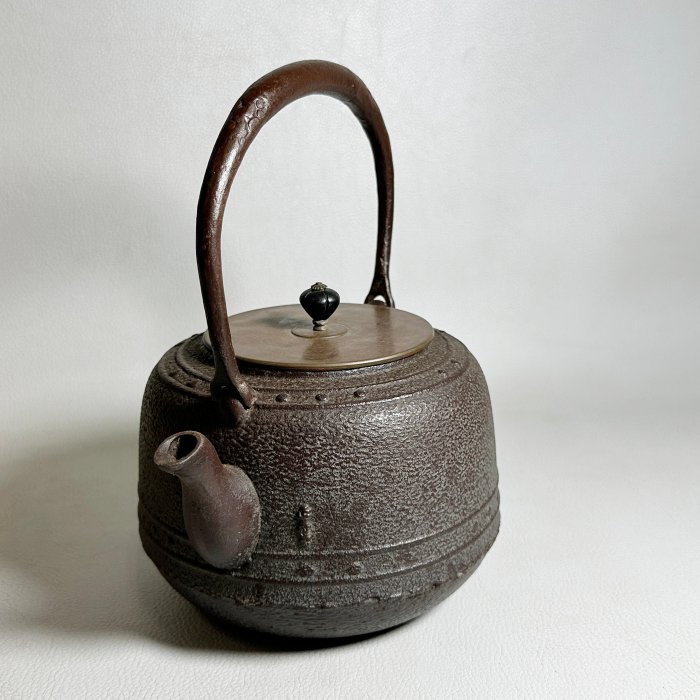 古玩輕鬆拍】日本人間國寶釜師◇ 高橋敬典作正壽堂敬典萬代屋形銅蓋