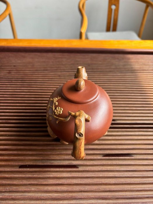 嚴選全新宜興紫砂壺——梅花三弄，清水泥手工藝作，340CC九孔泡茶佳器