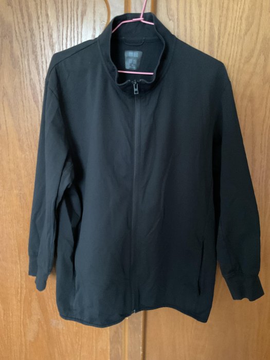 uniqlo黑色薄立領外套