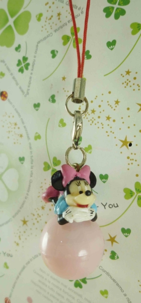 【震撼精品百貨】Micky Mouse 米奇/米妮 ~吊飾-趴在球上的米妮