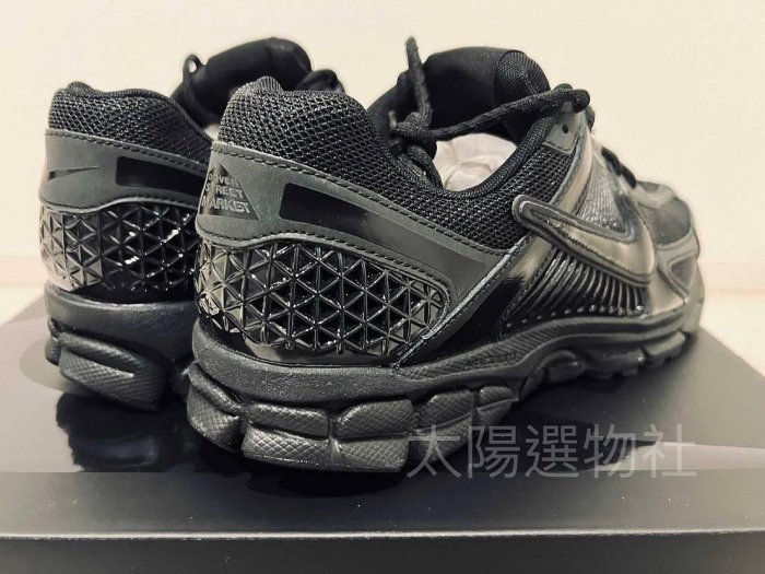 未使用品 DSMGxNIKE Zoom Vomero 5 SP 黒 26 送料込 NIKE◇ZOOM VOMERO