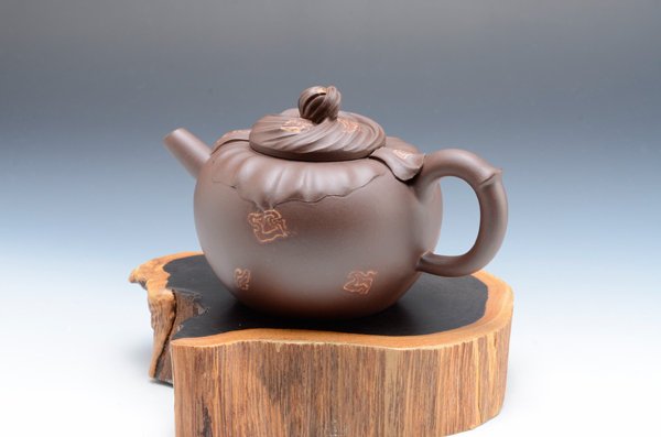 茗壺軒】國家級高級工藝美術師--周忠軍《小包袱壺》手工精製真品鑑賞