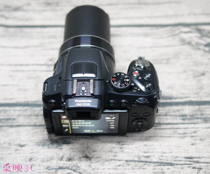 Panasonic FZ200 FZ-200 類單眼 25mm超廣角/F2.8大光圈/24倍光學變焦/翻轉自拍螢幕 | Yahoo拍賣