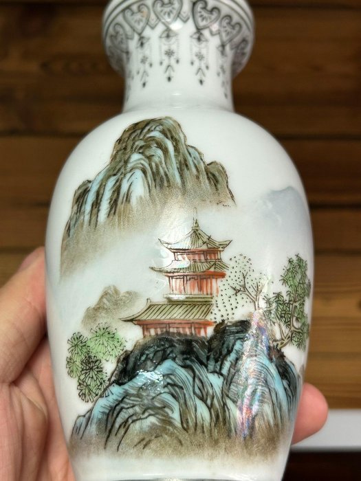 景徳鎮製　色絵　手絵粉彩山水花瓶　50-70年代　高さ24cm Yahoo!オークション -「景徳鎮 花瓶」の落札相場・落札価格