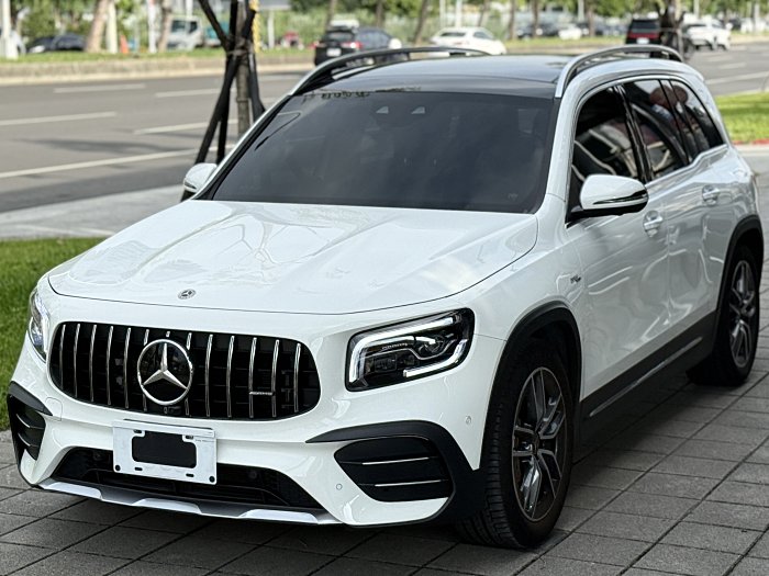 【台北上億】M-Benz E-Class 2022款 AMG GLB35 白色