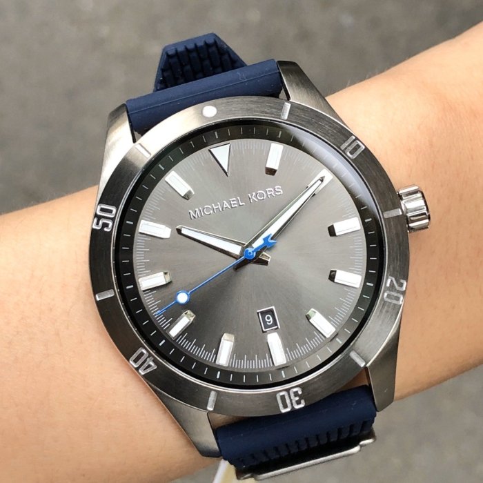 MICHAEL KORS ネイビー 腕時計　MK-8818 MICHAEL KORS ネイビー 腕時計 MK-8818