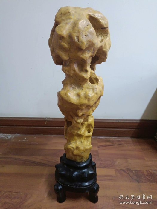 嚴選天然黃太湖石風水擺件，精工細琢尺寸23×15×52cm，實用又高雅