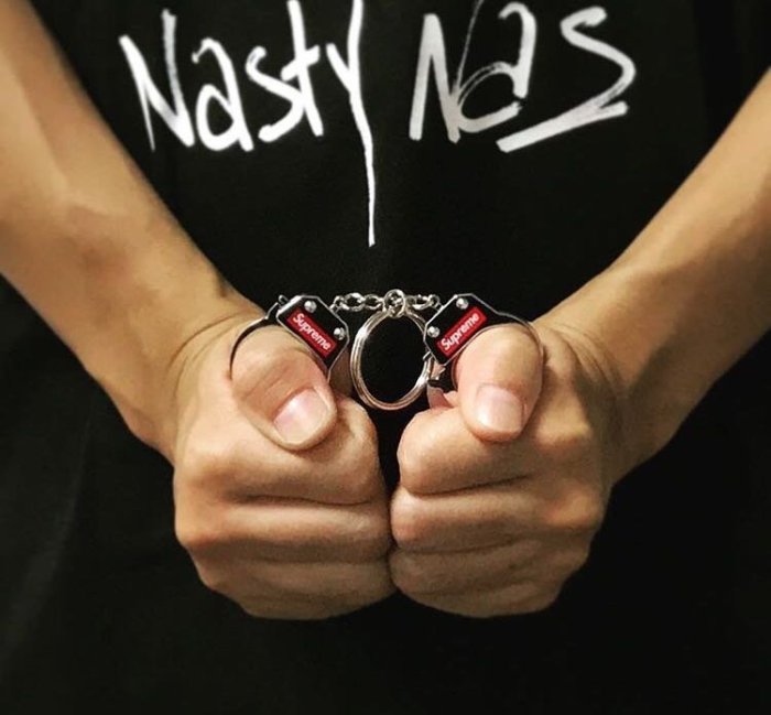 希望商店】 Supreme Handcuffs Keychain 17FW 手銬吊飾| Yahoo拍賣