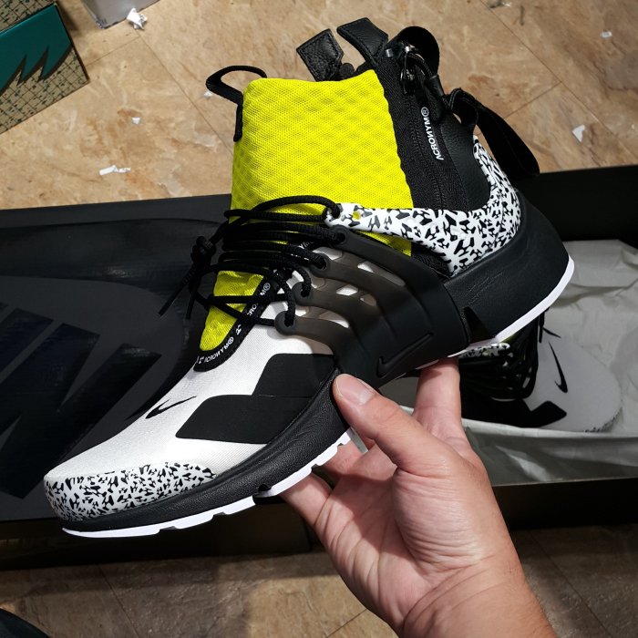 air presto mid acronym dynamic yellow on feet