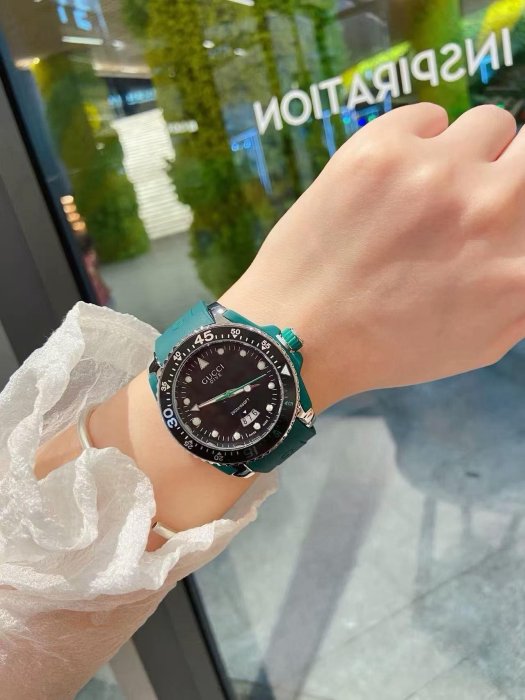 翡翠王.珠寶   全新 Gucci 男女同款 綠色圓盤手錶 附送禮盒 標多少賣多少