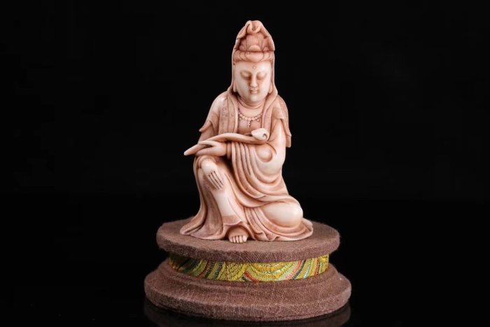 寿山芙蓉石彫◇「 清◇ 自在觀音坐像 ◇ 箱付 」極細工 唐物