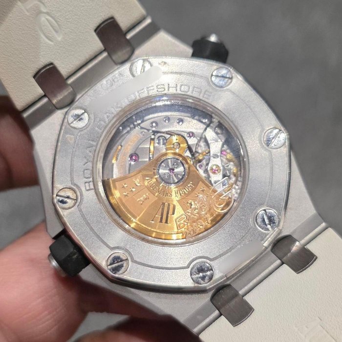 【個人藏錶】 Audemars Piguet 愛彼 AP 15710ST 白色大格紋面盤 日期窗 專業防水300米 42mm 台南二手錶 ...