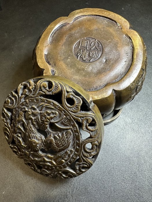 銅製提把香爐薰香銅爐暖手爐南瓜型制雕刻細緻，重約330克，寬約9.5公分