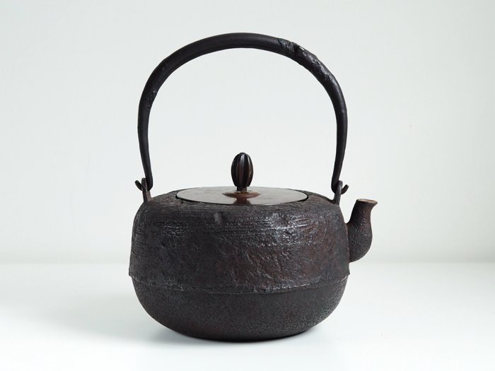 名釜師高木治良兵衛二代目刷毛平丸形鐵壺| Yahoo拍賣