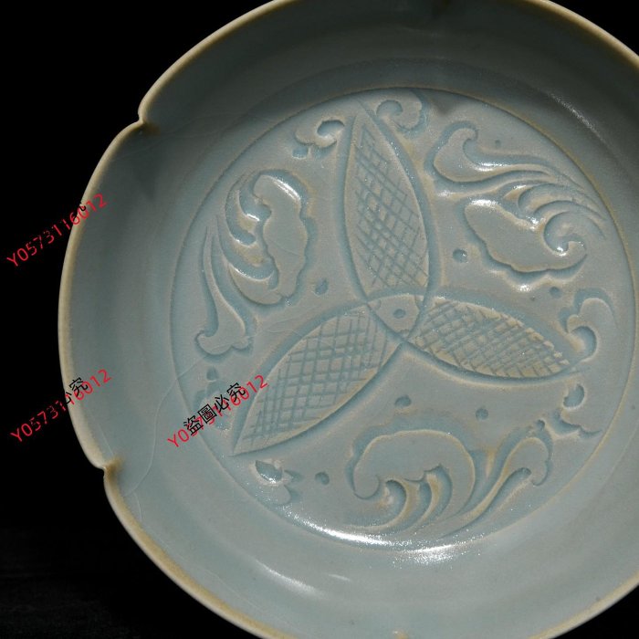 宋汝窯天青釉刻花卉紋葵口洗，高5cm直徑18.6cm，編號247257古玩收藏