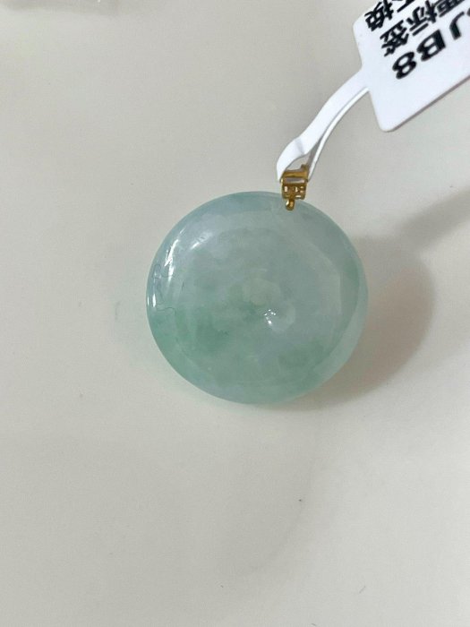 18K金扣頭翡翠冰種飄花平安扣吊墜，尺寸精準，無紋裂棉體現天然之美