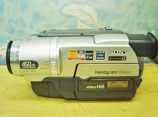 【小劉二手家電】很新的 SONY Video Hi8 / V8攝影機,DCR-TRV107型,可錄,放,充電,夜拍~50