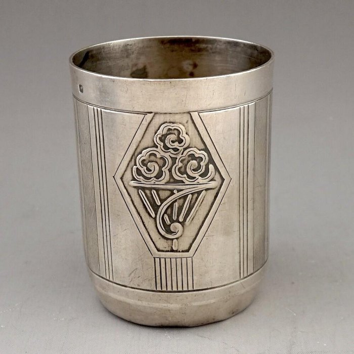 純銀 銀杯1986 228ｇ 純銀 銀盃 8個セット 419g ⇒ 1個追加 9個で466gです。 銀盃 純銀