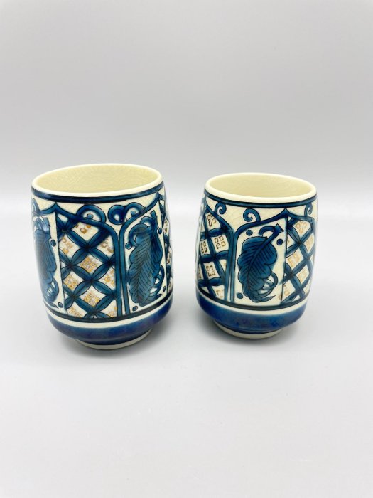 推薦九谷夫妻杯，釉上彩對杯，精雕細琢的優雅設計。口徑6公分高8.4cm