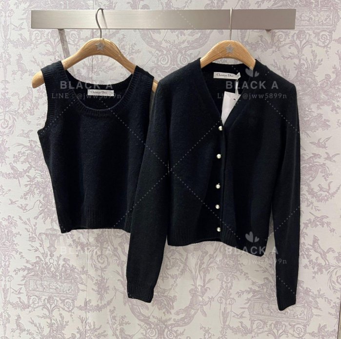 【BLACK A】DIOR 23FW 黑色兩件式羊絨針織背心/CD珍珠釦針織外套 價格私訊