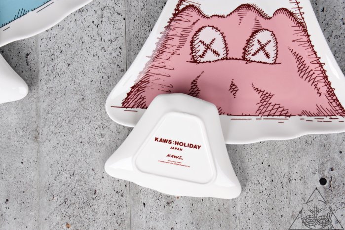 KAWS HOLIDAY JAPAN プレート セット カウズ 富士山 お皿 KAWS HOLIDAY JAPAN プレート セット カウズ 富士山 お皿 HOLIDAY