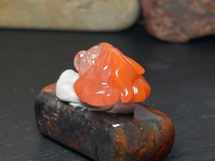 南紅瑪瑙金魚雕刻配件掛件吊墜，產地四川涼山，，雕工精美，裸石規格