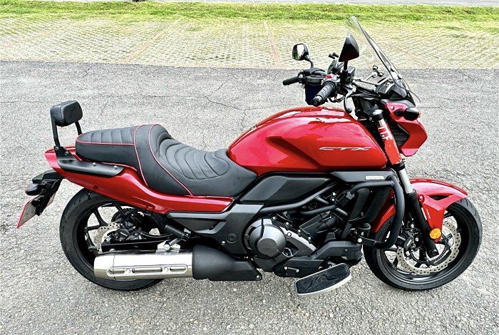 Honda CTX700N DCT 自動排檔 台本公司車