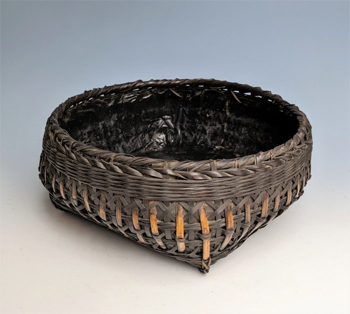 日本古民具/明治時代煤竹細工老炭籠/炭斗/碳籠/碳斗/茶道具≡≡ 溯源古