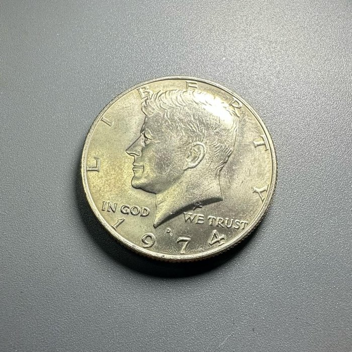 嚴選1974年美国肯尼迪半美银币，直径30.6mm，重量11.5克，含银40%，適合收藏 Kennedy 50分 美元硬幣