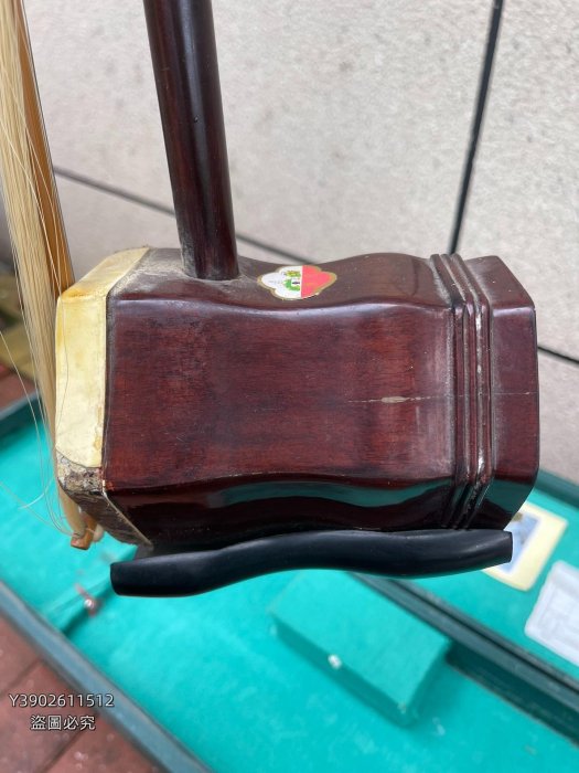 二胡 ☆中国 蘇州民族楽器 蘇州二胡 虎丘 蛇皮 ケース付き 同梱