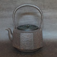 T1181 江戸時代 龍文堂最高級品 【金龍堂造】 龍紋姥口 鉄瓶／