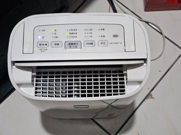 衣類乾燥機 除湿機 SHARP DW-F65HT-W 夏普SHARP DW-F65HT-W除濕機負離子空氣清淨全機已清洗乾淨/1級節能狀況