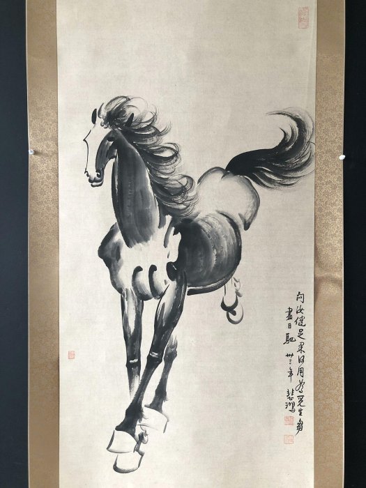 嚴選徐悲鴻款馬年四尺純手繪字畫，附原裝裱裝精美尺寸：4尺見方，書信